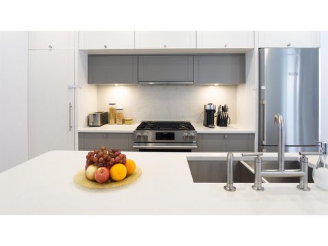 48 16685 25 AVENUE Surrey BC V3Z0Z4
