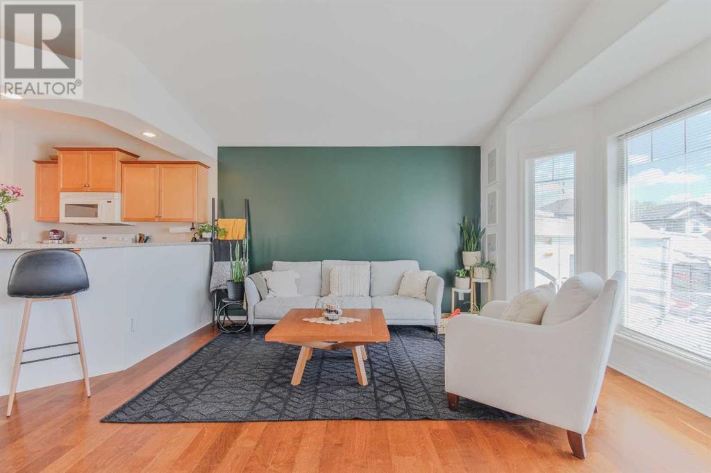 553 Squamish Lane W