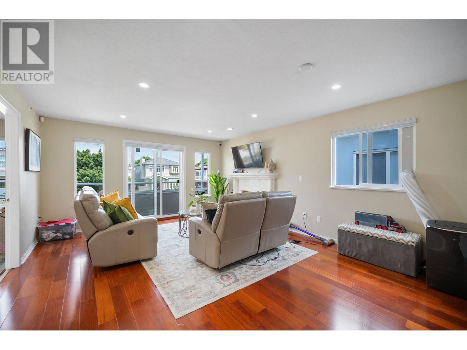 248 E 59TH AVENUE