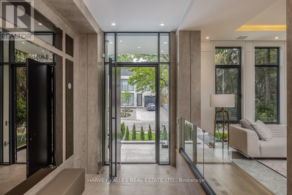88 LAWRENCE CRESCENT