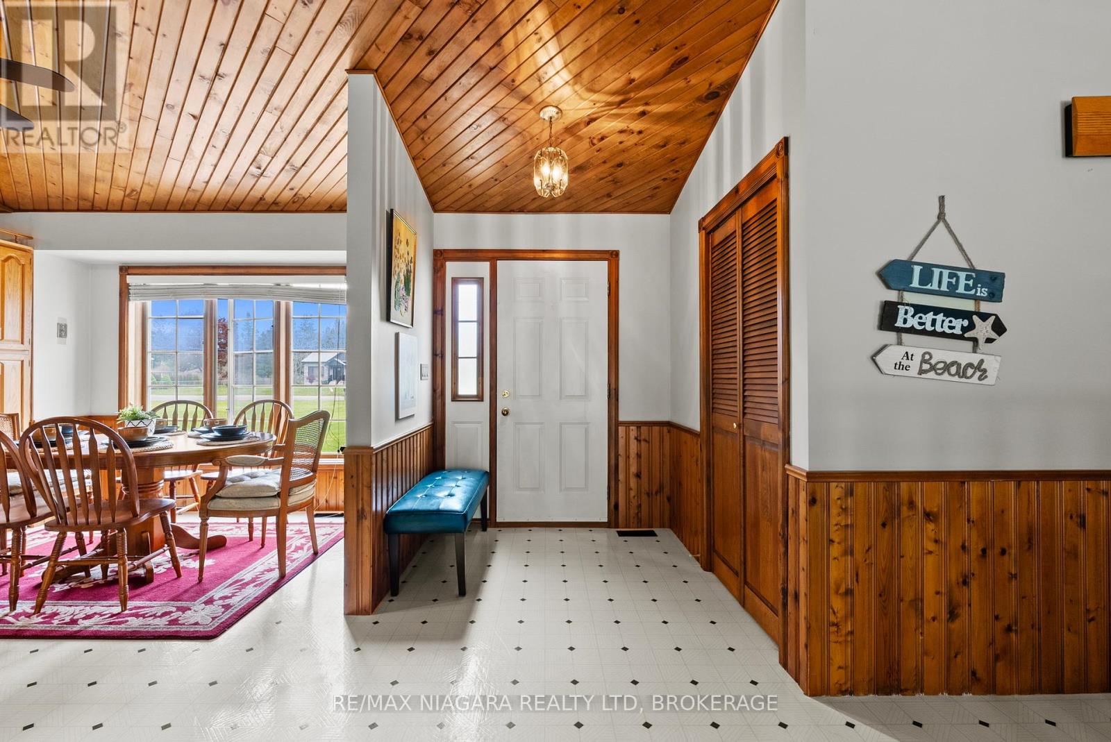 586 EMPIRE ROAD