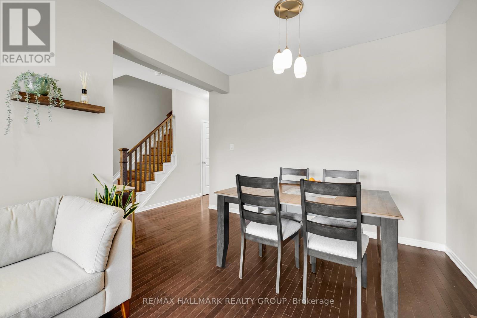 132 LARAMIE CRESCENT