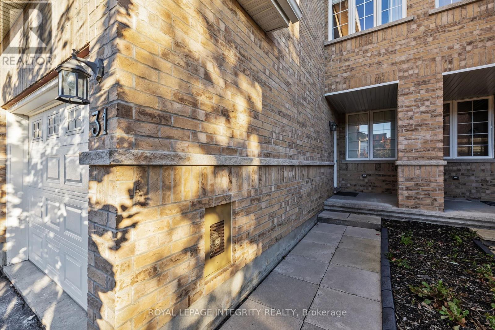 31 DESMOND TRUDEAU STREET