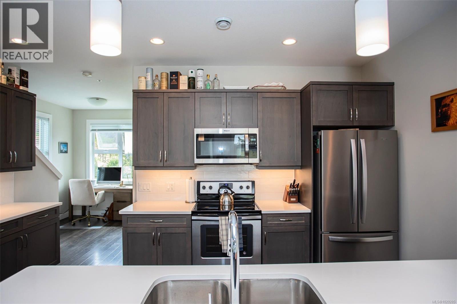 106 1800 Summerhill Pl