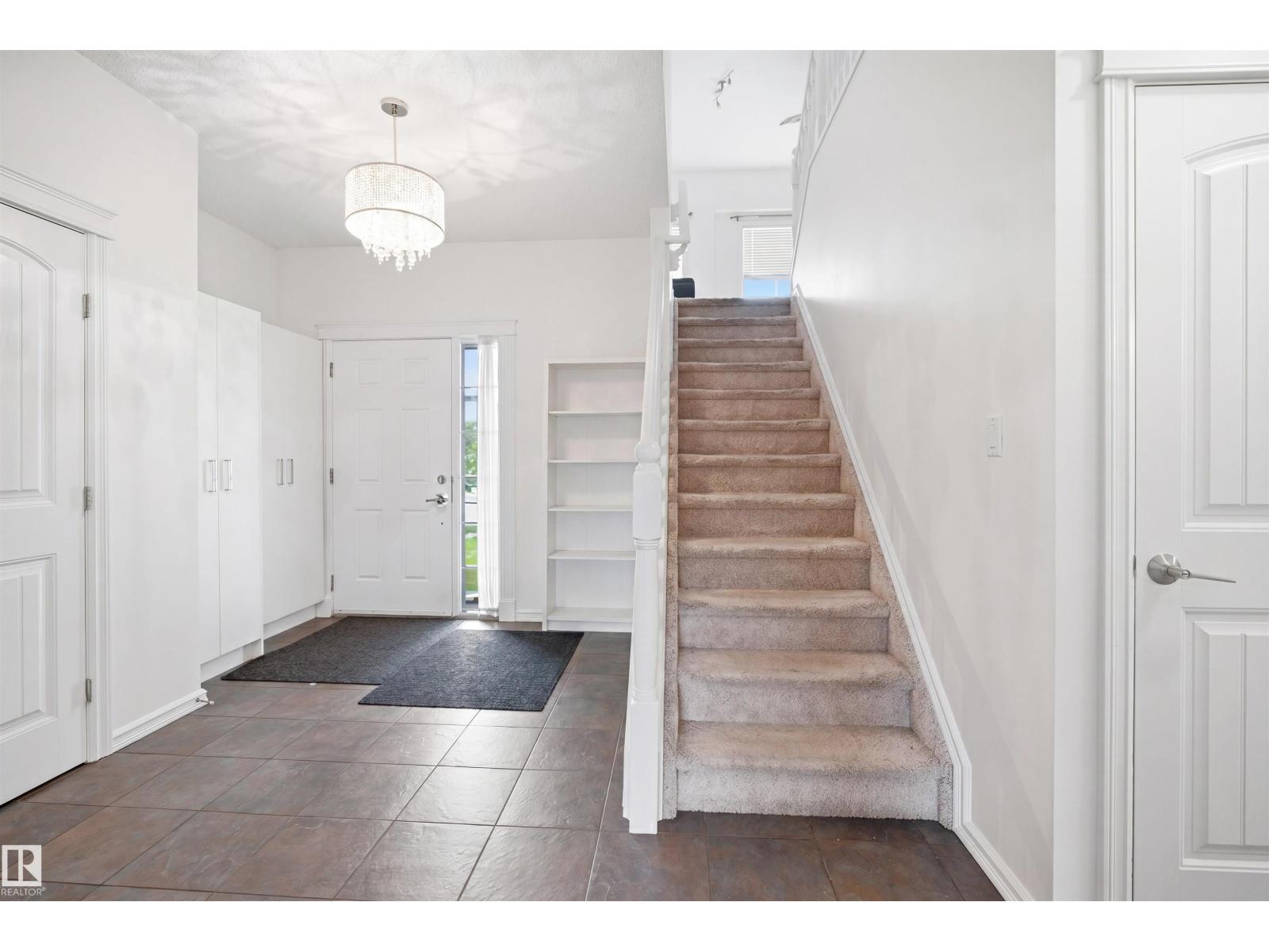 1523 36 AV NW