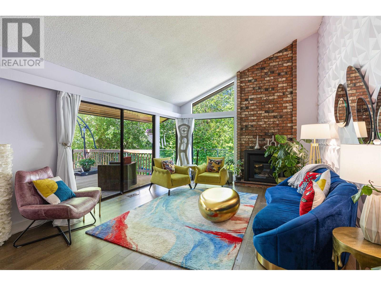 2873 CAPILANO ROAD