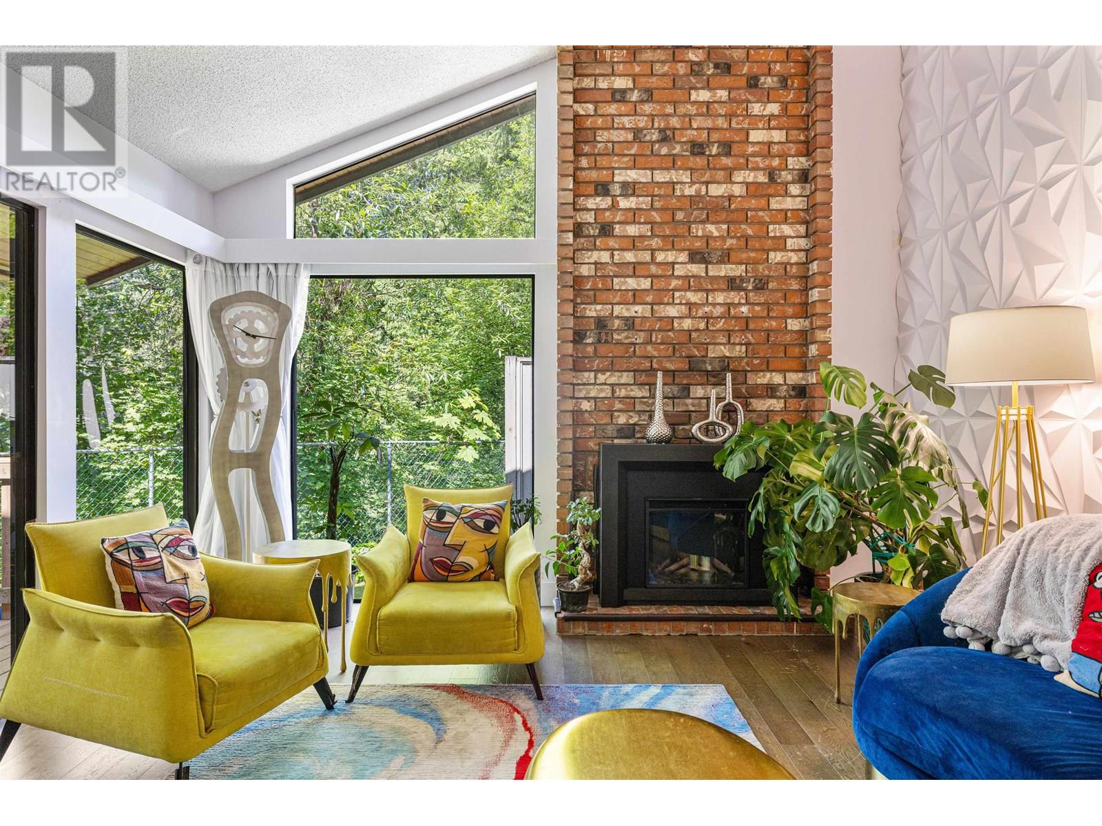 2873 CAPILANO ROAD
