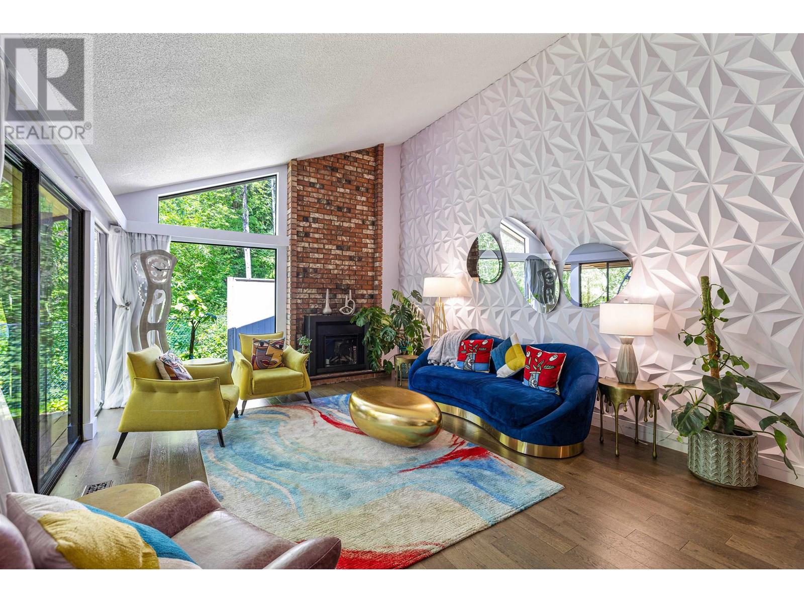 2873 CAPILANO ROAD