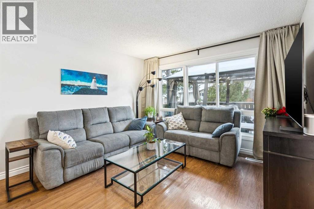 42 Cedarwood Hill SW