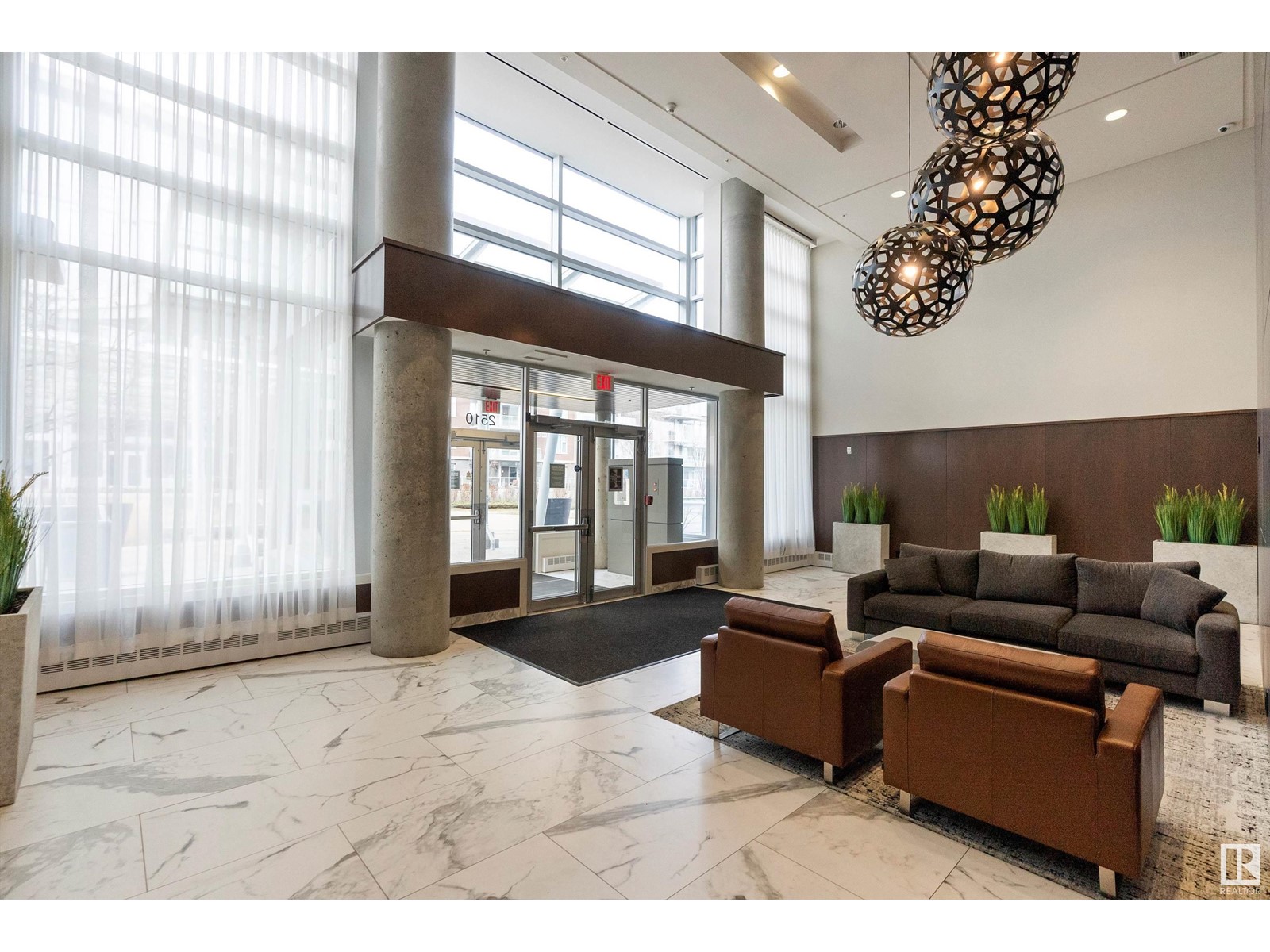 #508 2510 109 ST NW