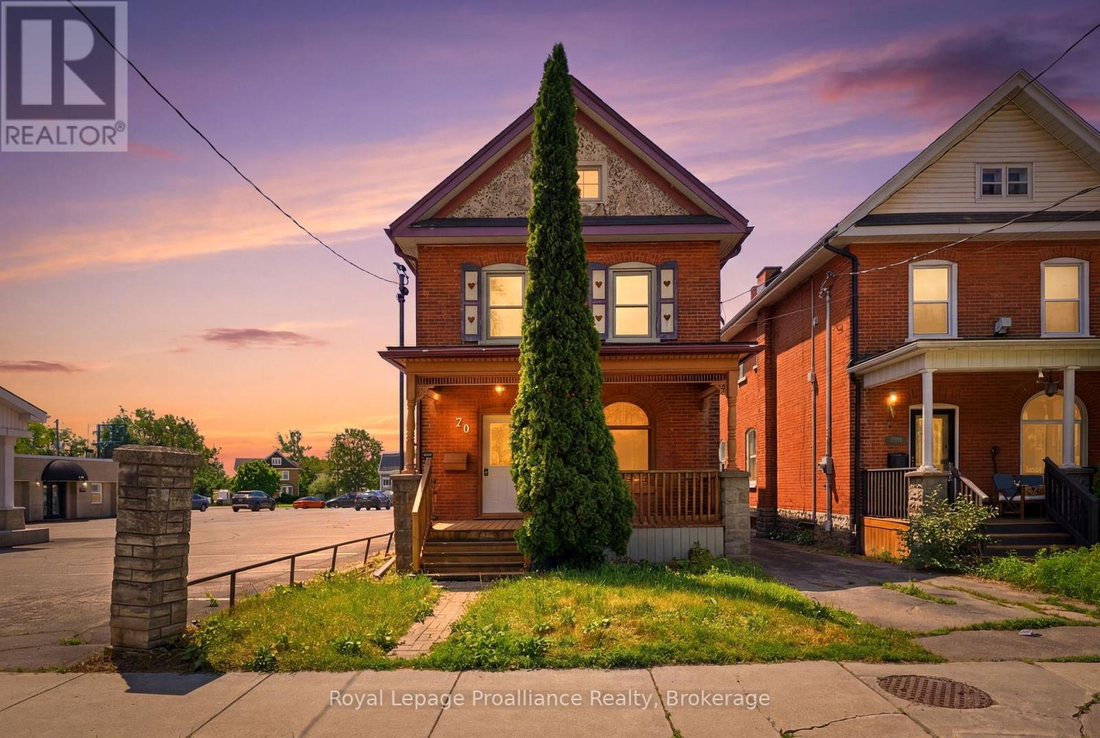 Photo 1 of 46 — 79 BRIDGE STREET W, Belleville (Belleville Ward), ON K8P1J4