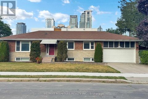 105 BETTY ANN DRIVE Toronto (Willowdale West) ON M2N1X1