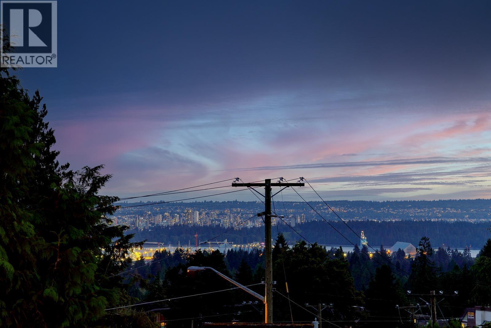 517 GRANADA CRESCENT