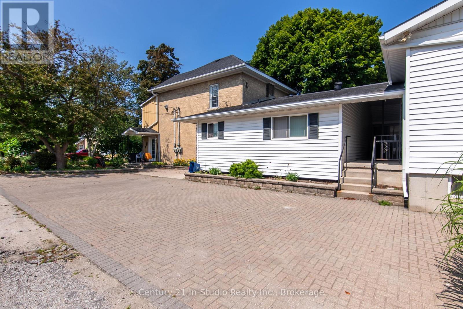 228 PALMERSTON STREET