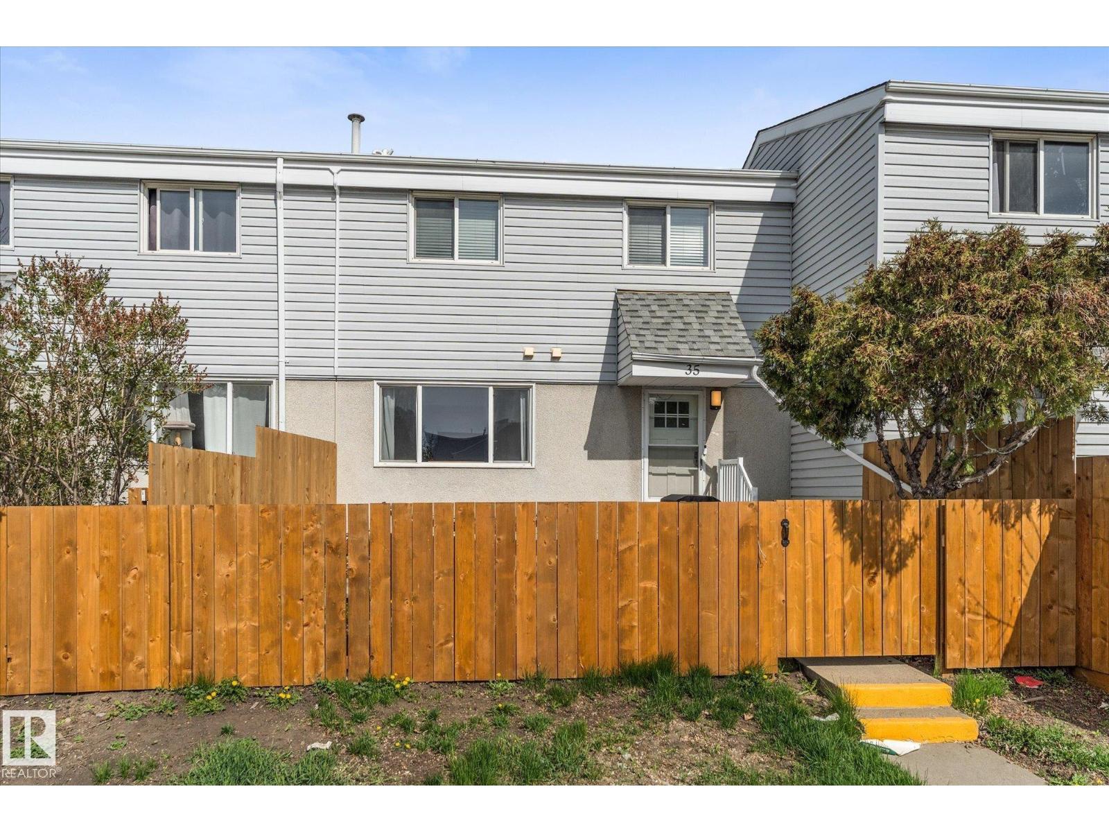 35 MCLEOD PL NW