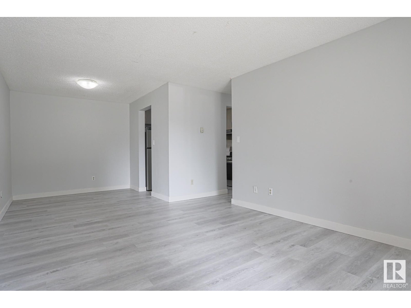 #112 1628 48 ST NW NW
