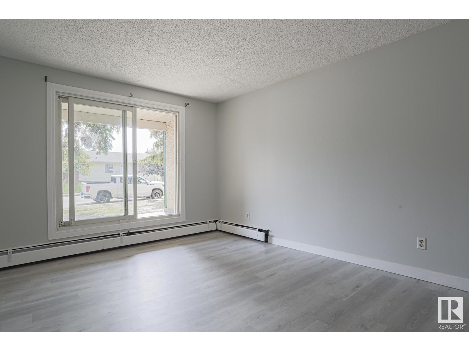 #112 1628 48 ST NW NW