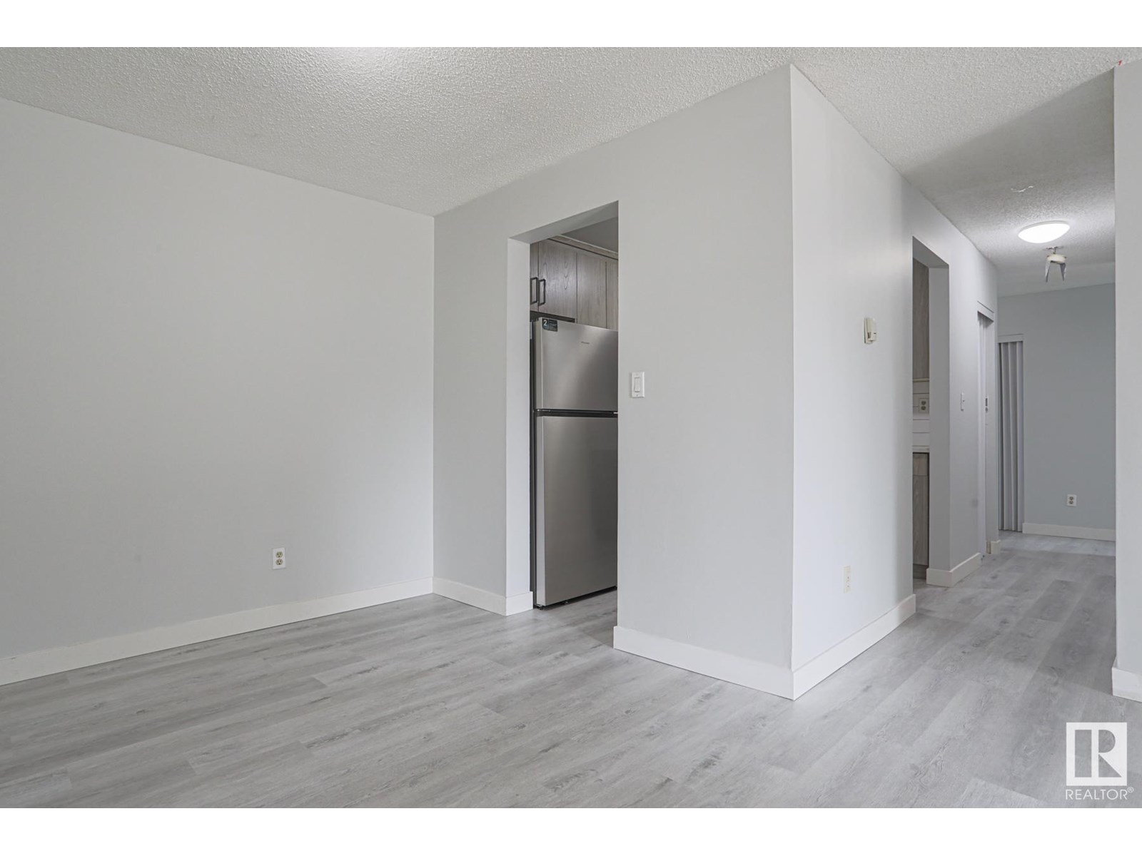 #112 1628 48 ST NW NW