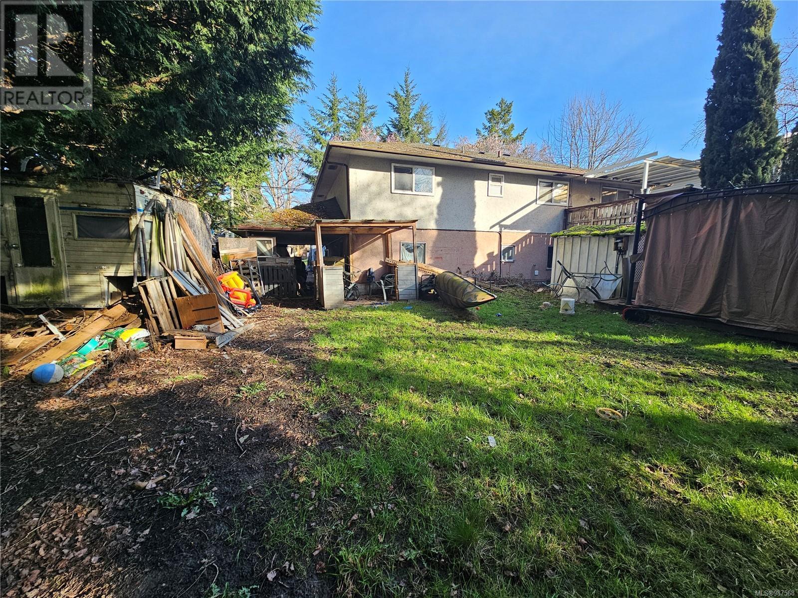 647 Ralph St