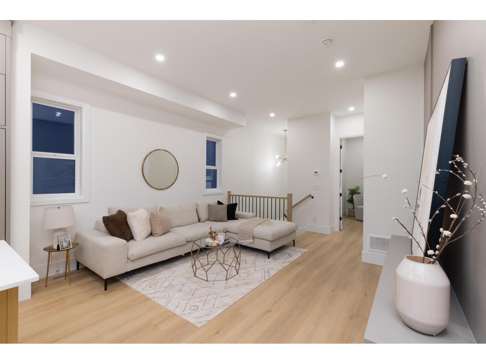 102 1820 165A STREET