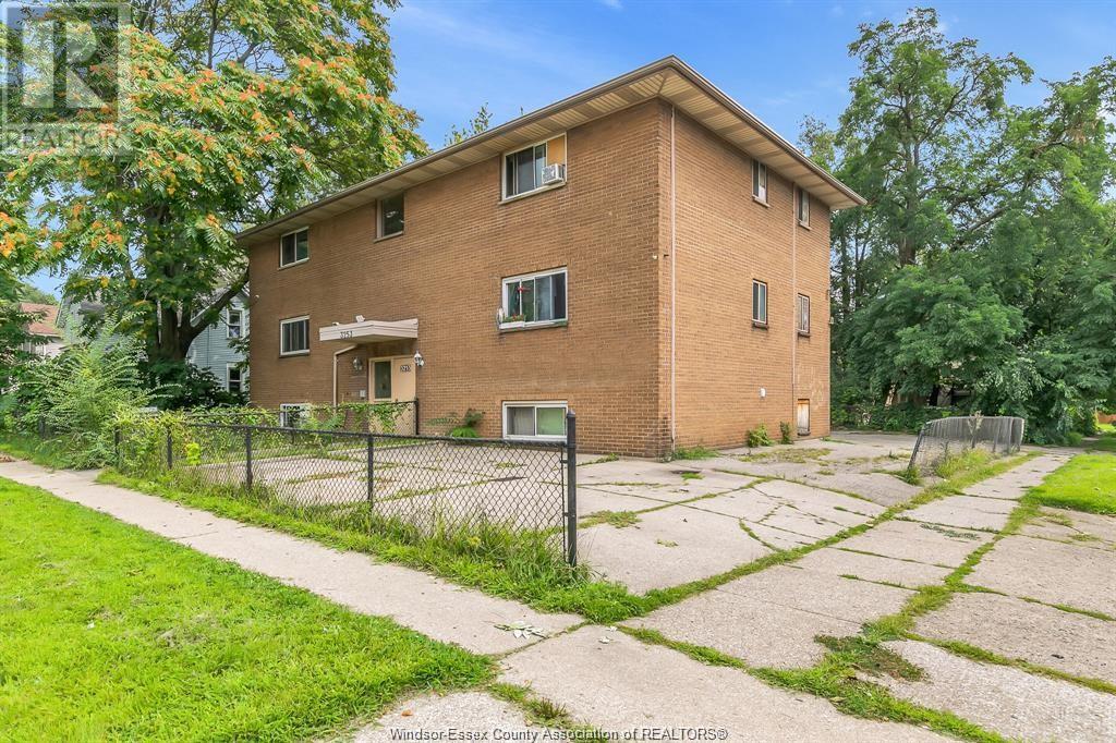 3253 PETER STREET