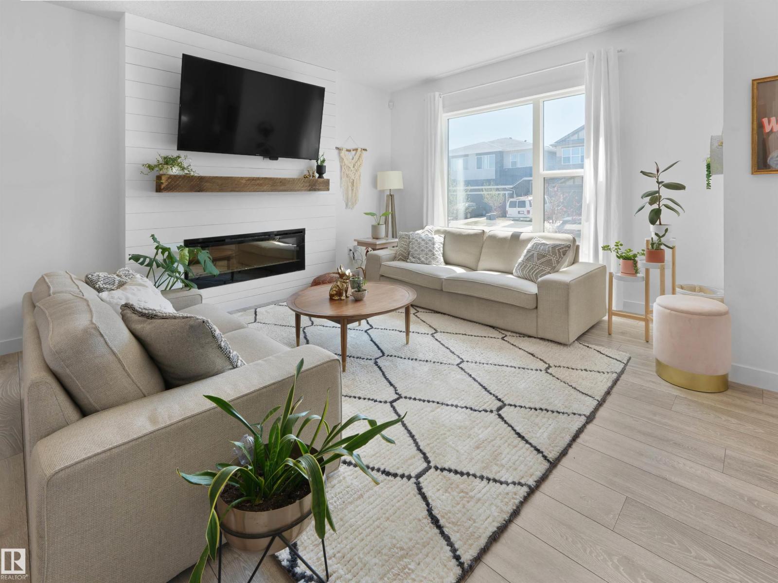 3608 8 AV SW