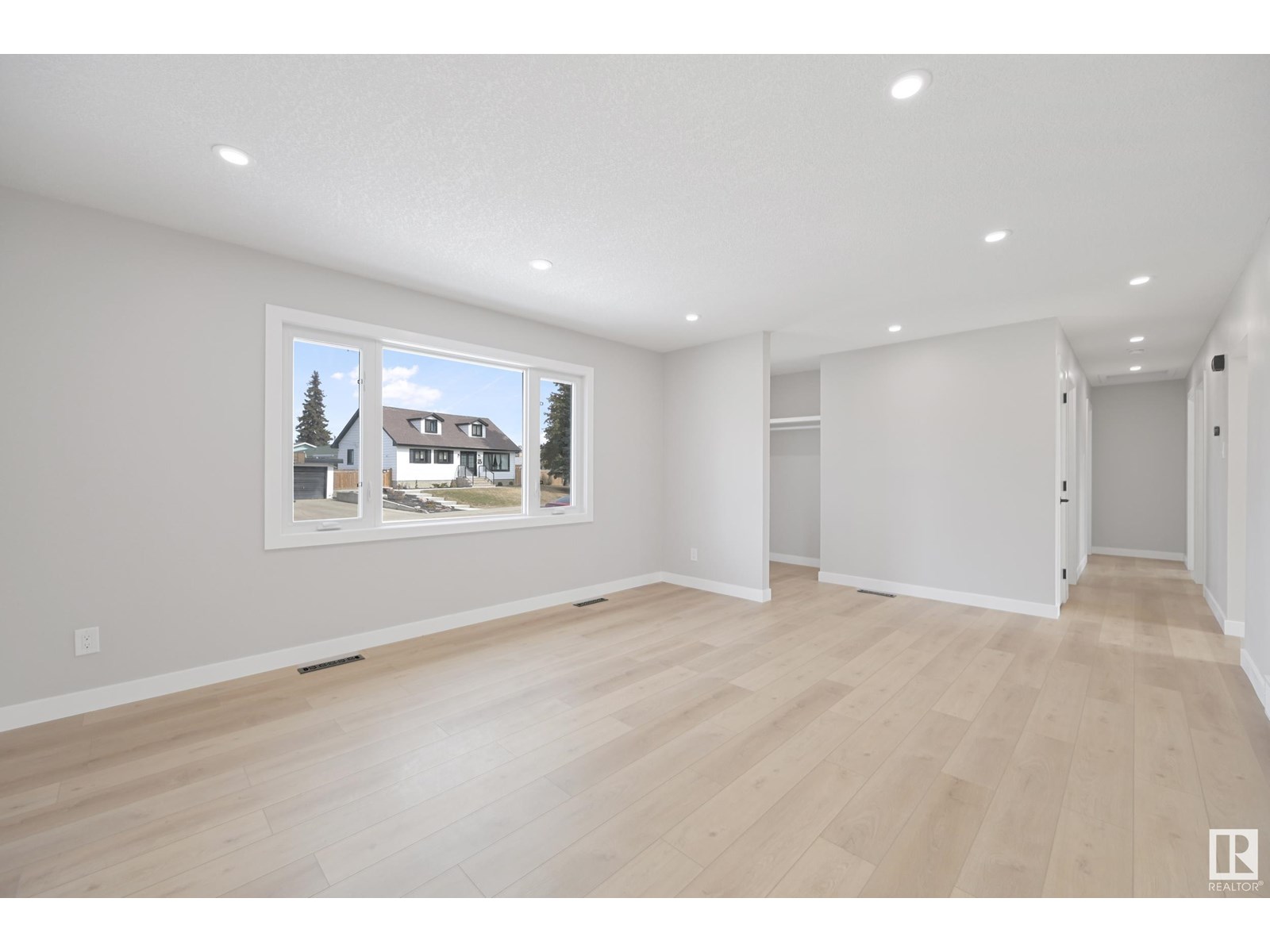 15705 86 AV NW NW
