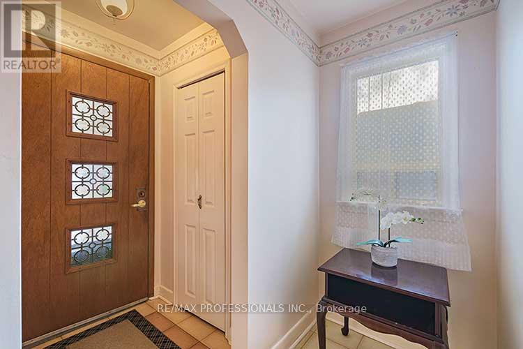 32 NORTHAMPTON DRIVE