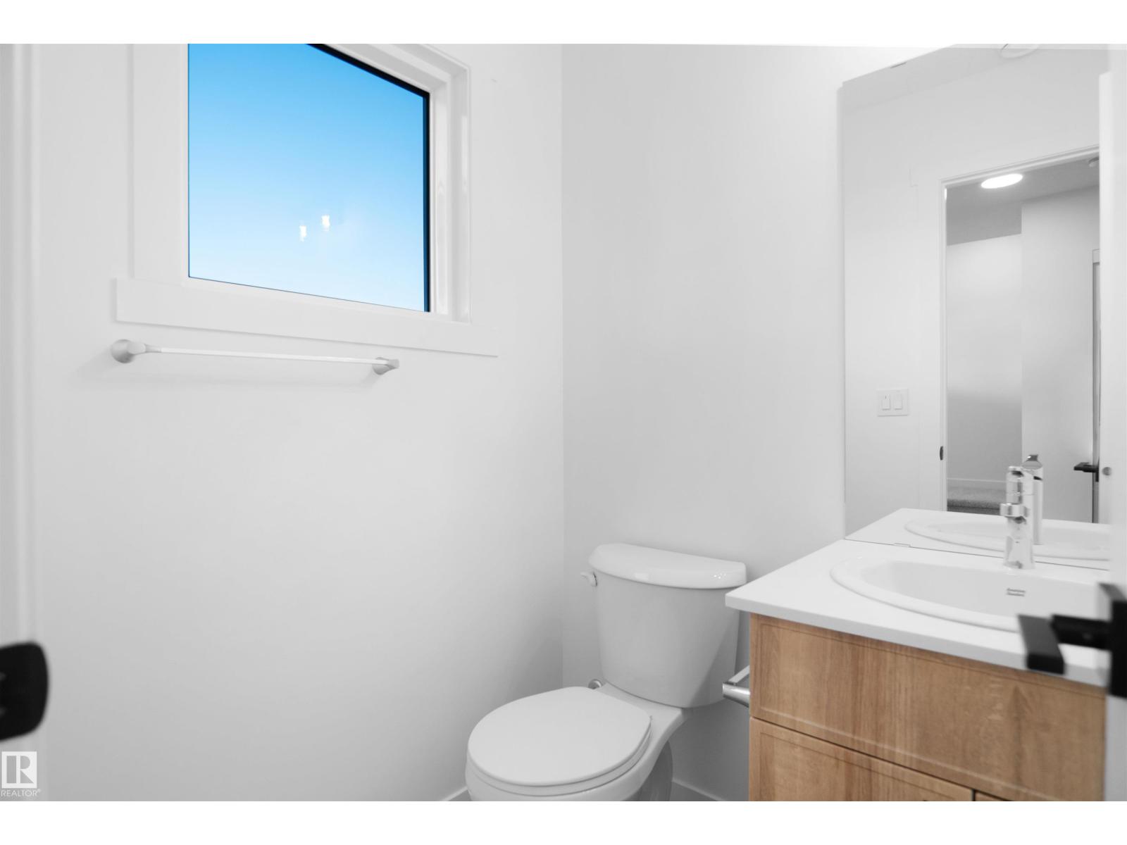 9 Edgewater CL
