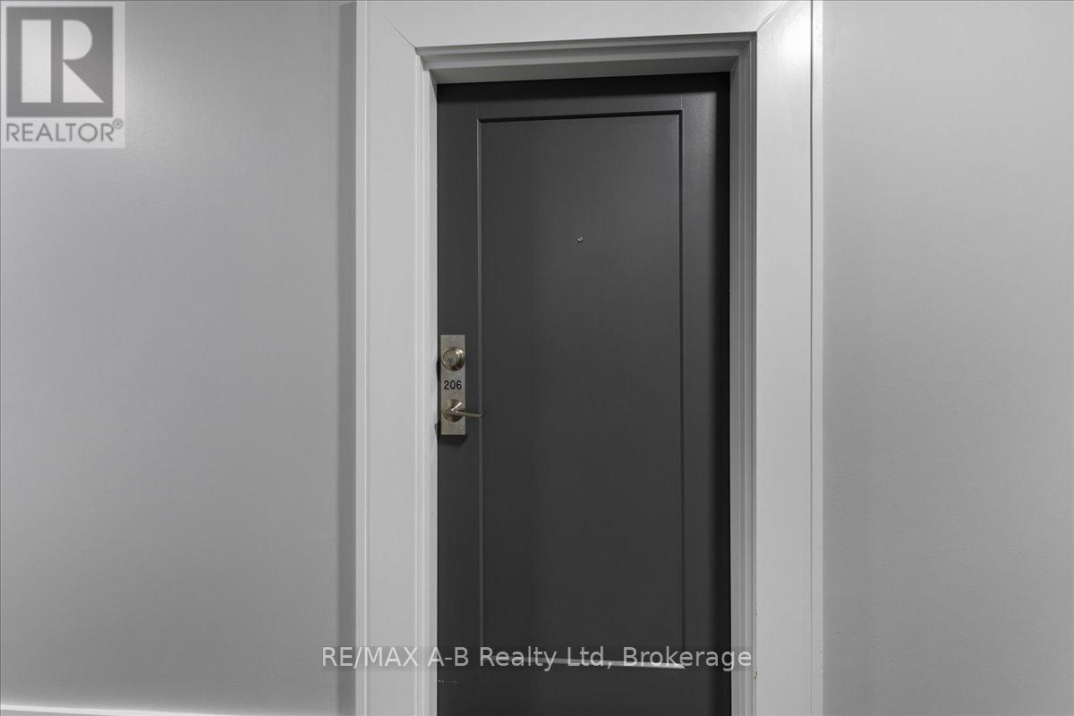 206 - 255 JOHN STREET N