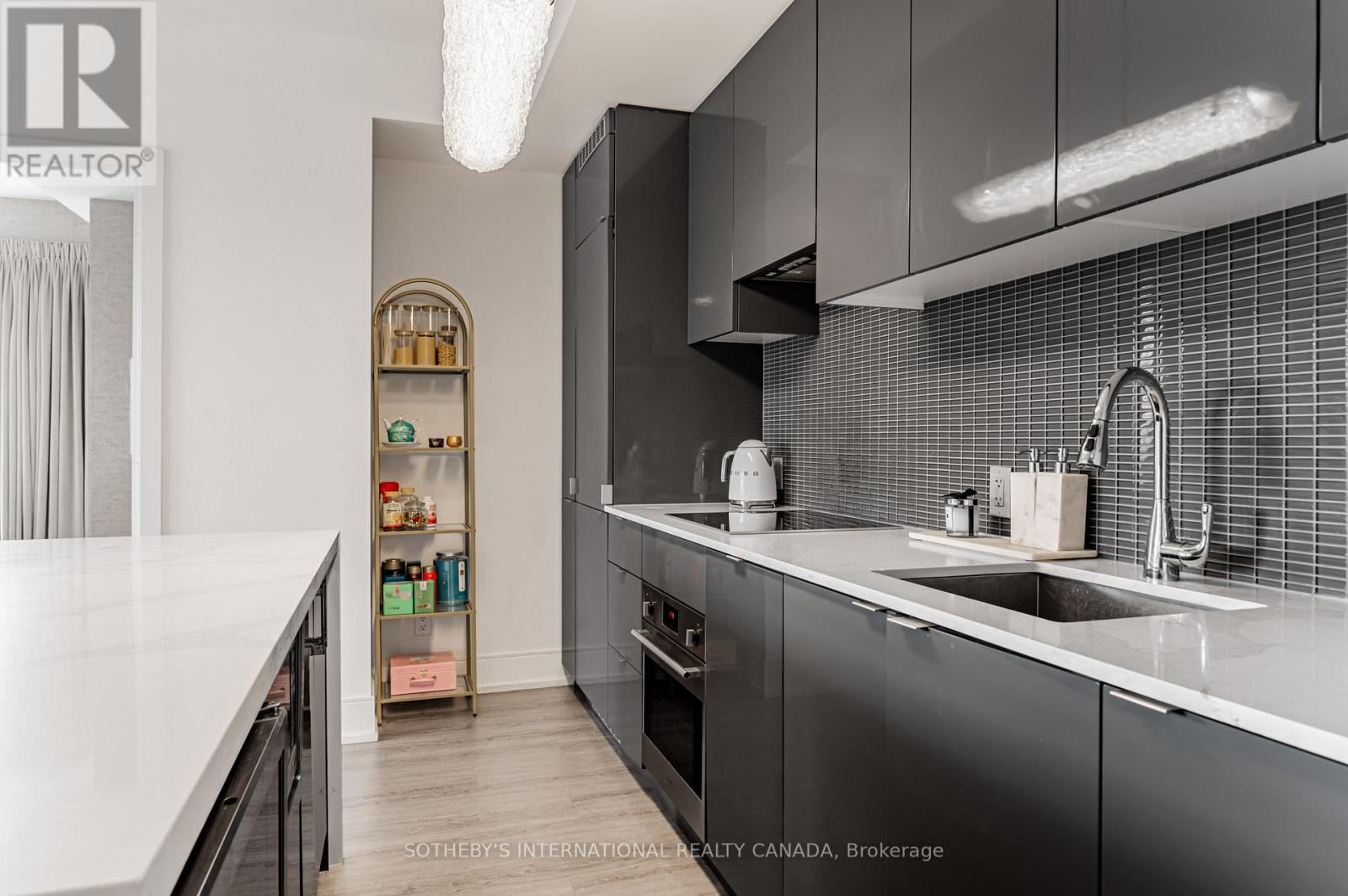 4511 - 7 GRENVILLE STREET