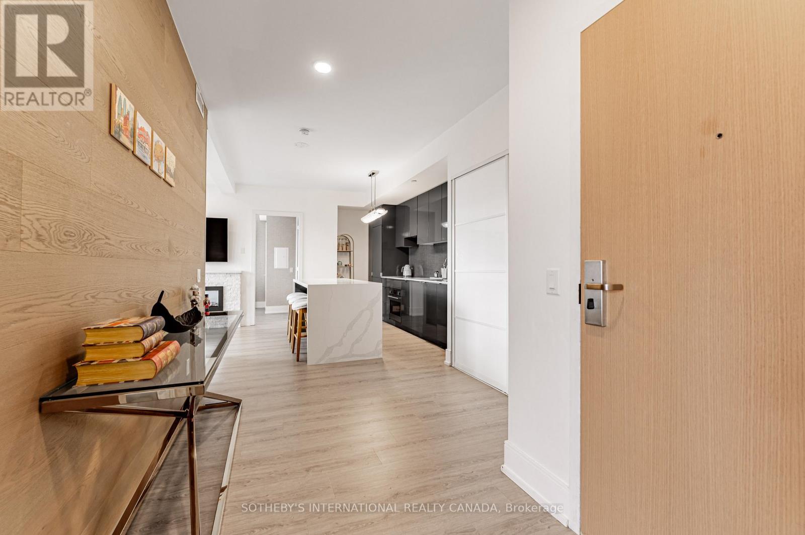 4511 - 7 GRENVILLE STREET