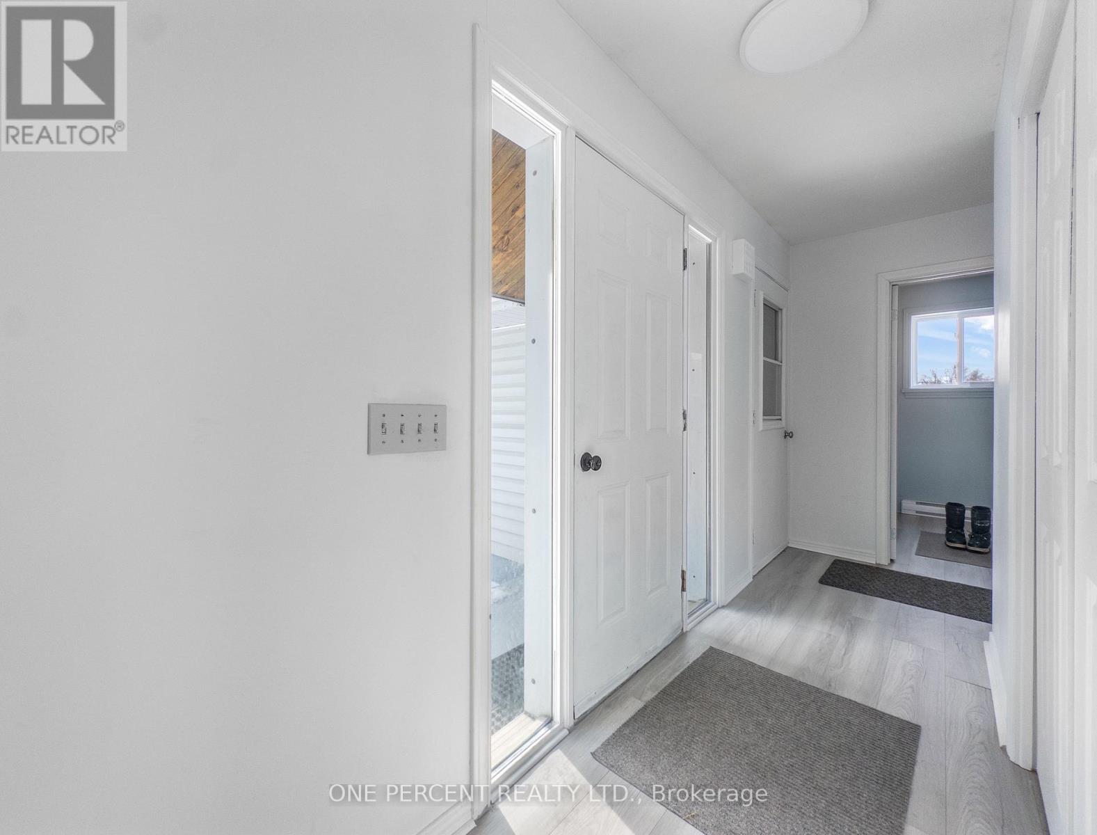 2113 COUNTY ROAD 1 E