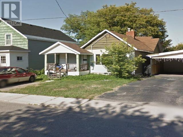 Photo 1 of 21 — 39 Grosvenor AVE, Sault Ste. Marie, ON P6B2L8