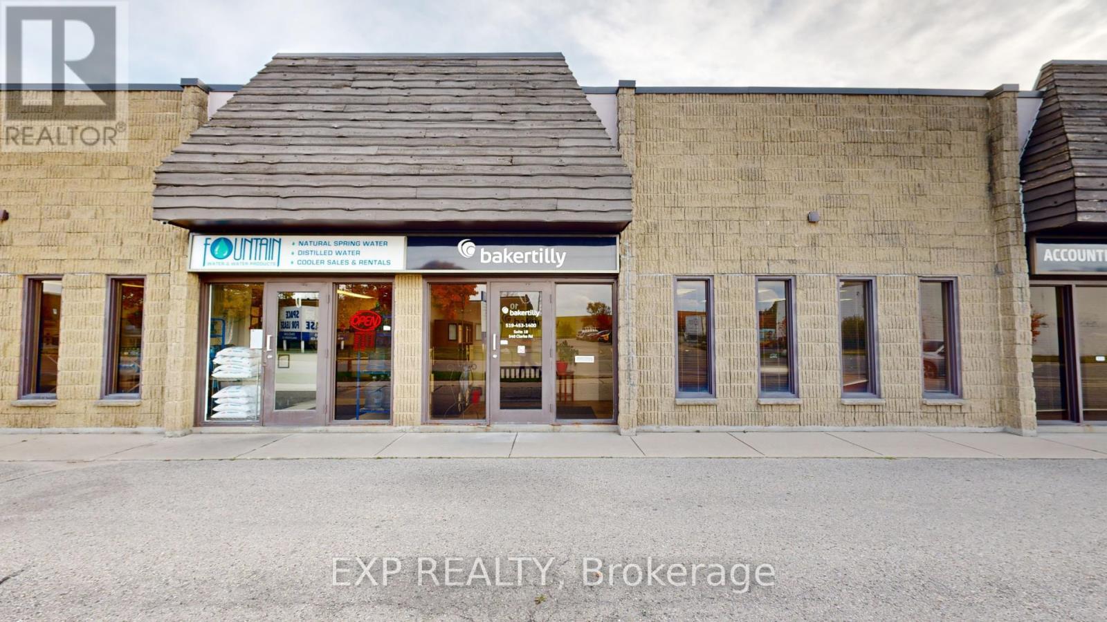 16 - 540 CLARKE ROAD