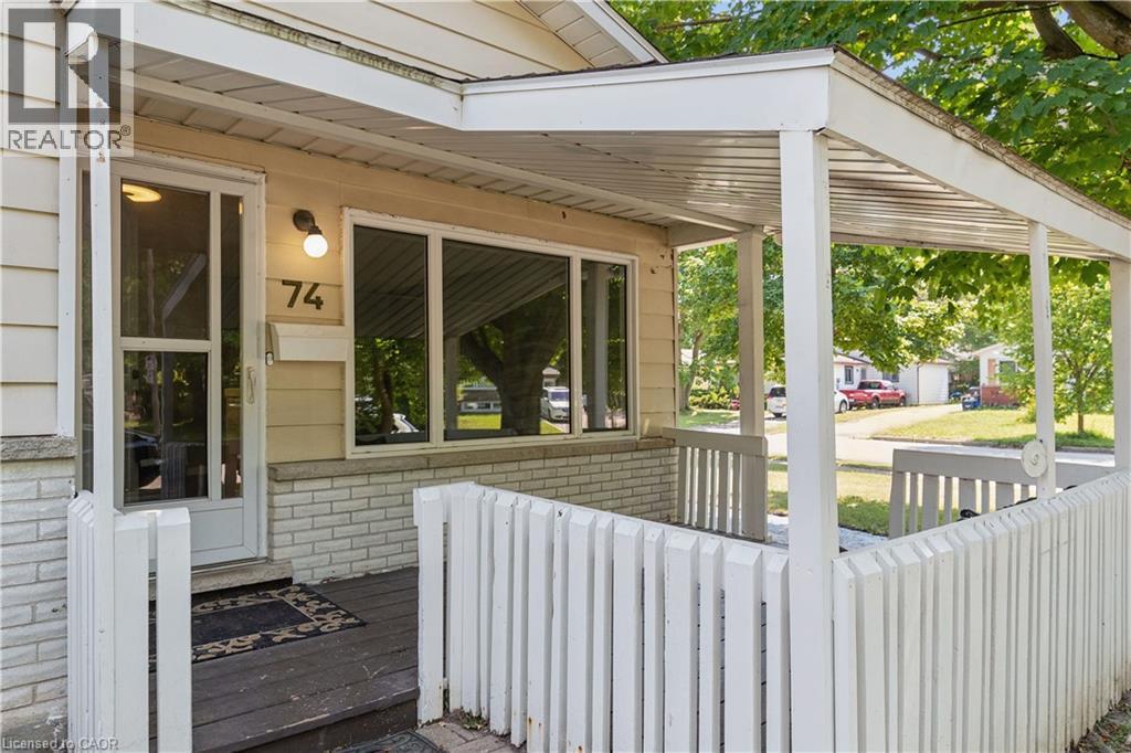 74 HELENE Crescent