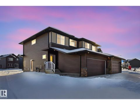 5621 Hawthorn WY SW Edmonton AB T6X3K7