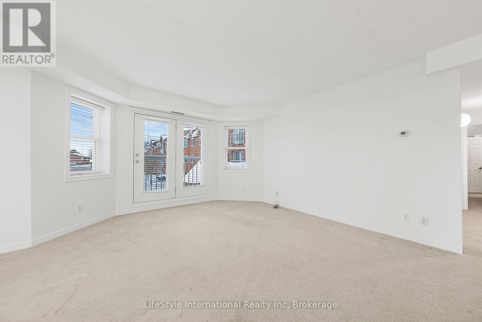 205 - 208 SILVERCREEK PARKWAY N