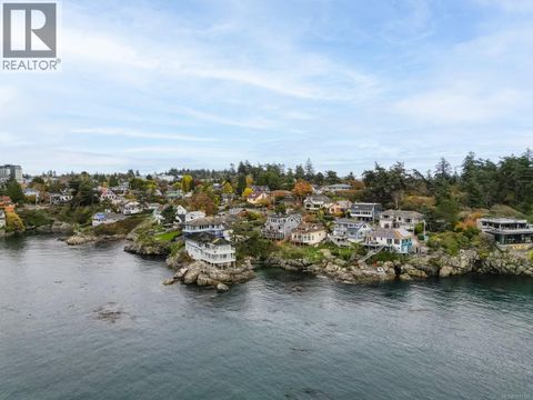 404 Constance Ave Esquimalt BC V9A6N3