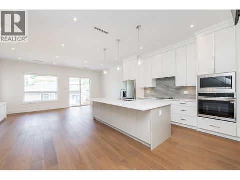 3380 EDINBURGH STREET Port Coquitlam BC V3B4K1