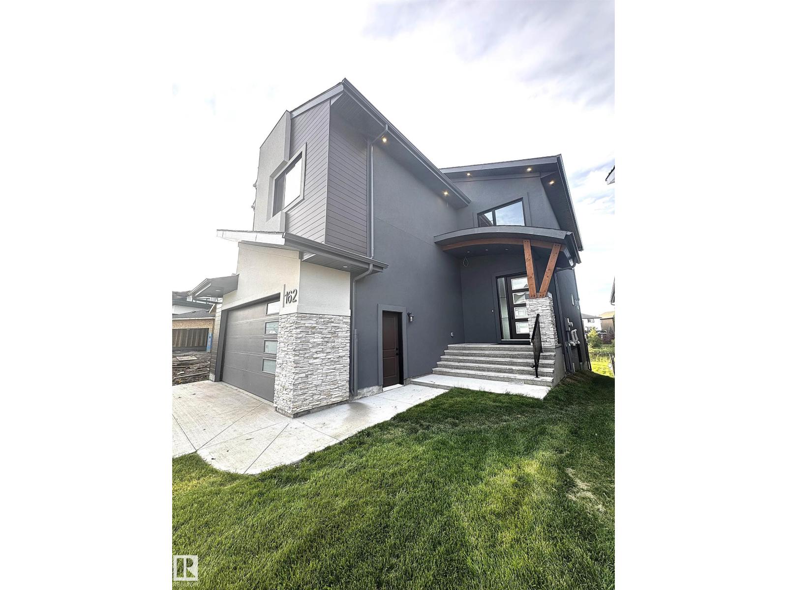 162 EDGEWATER CI