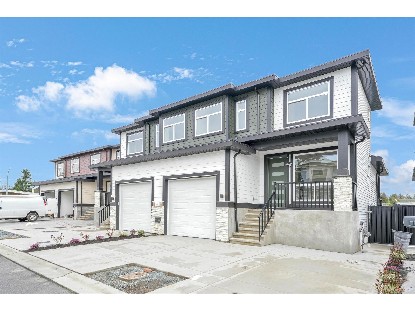 6 2168 W VINEWOOD STREET