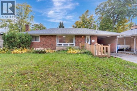 29 PUSEY Boulevard Brantford ON N3R2S1