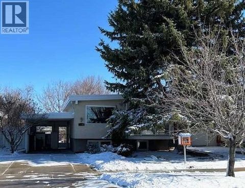 1029 Great Lakes Road S Lethbridge AB T1K3N7