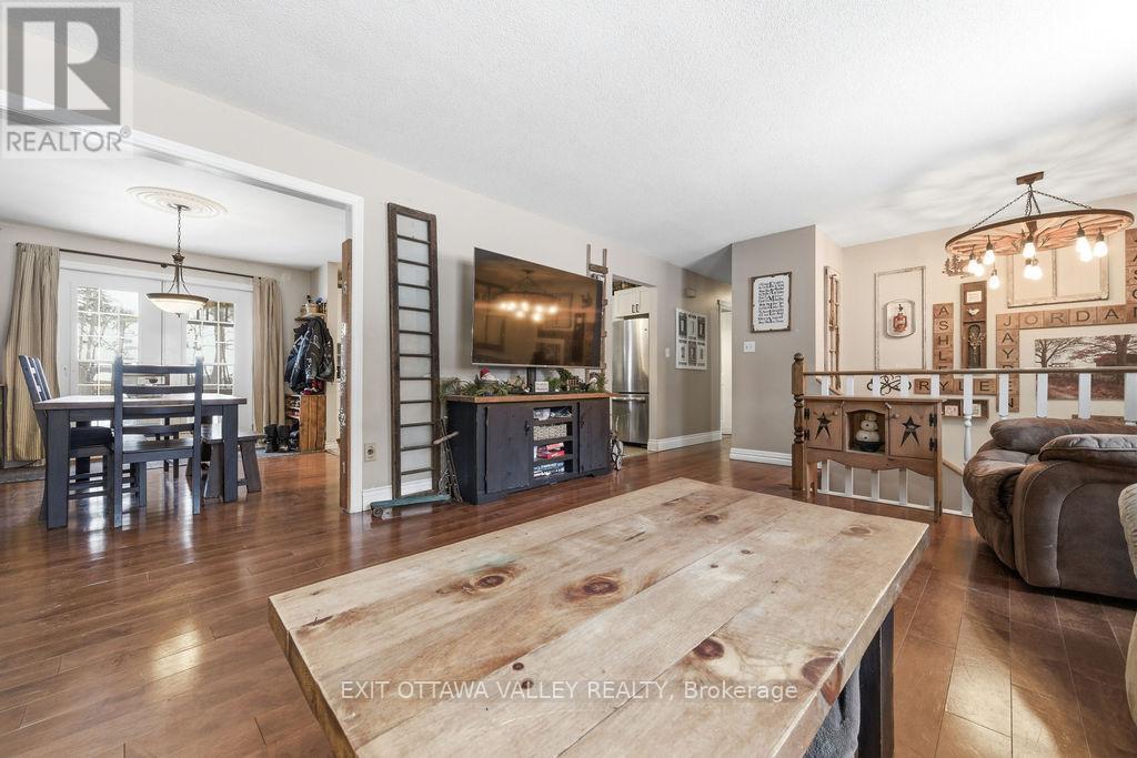 16 HERITAGE DRIVE - Photo 4
