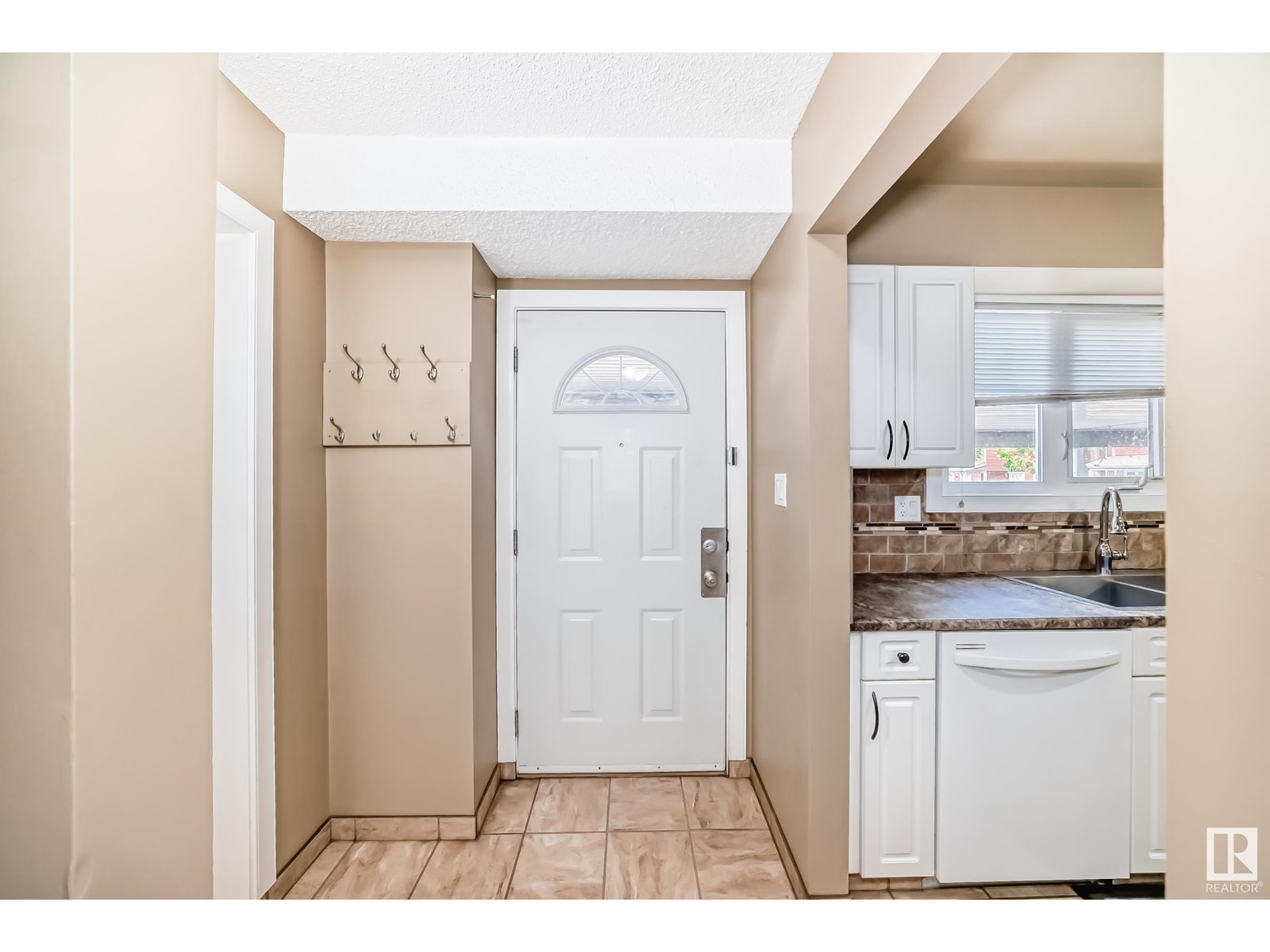 #21 1904 48 ST NW