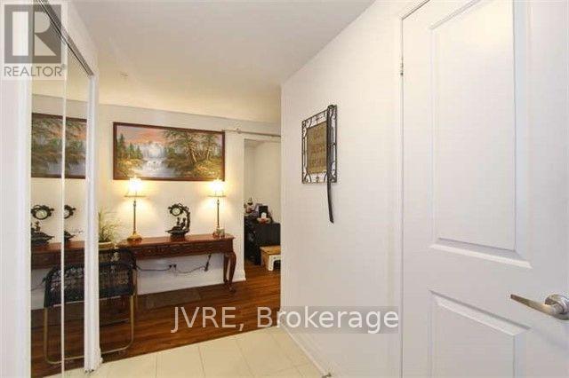 107 - 12 WOODSTREAM BOULEVARD