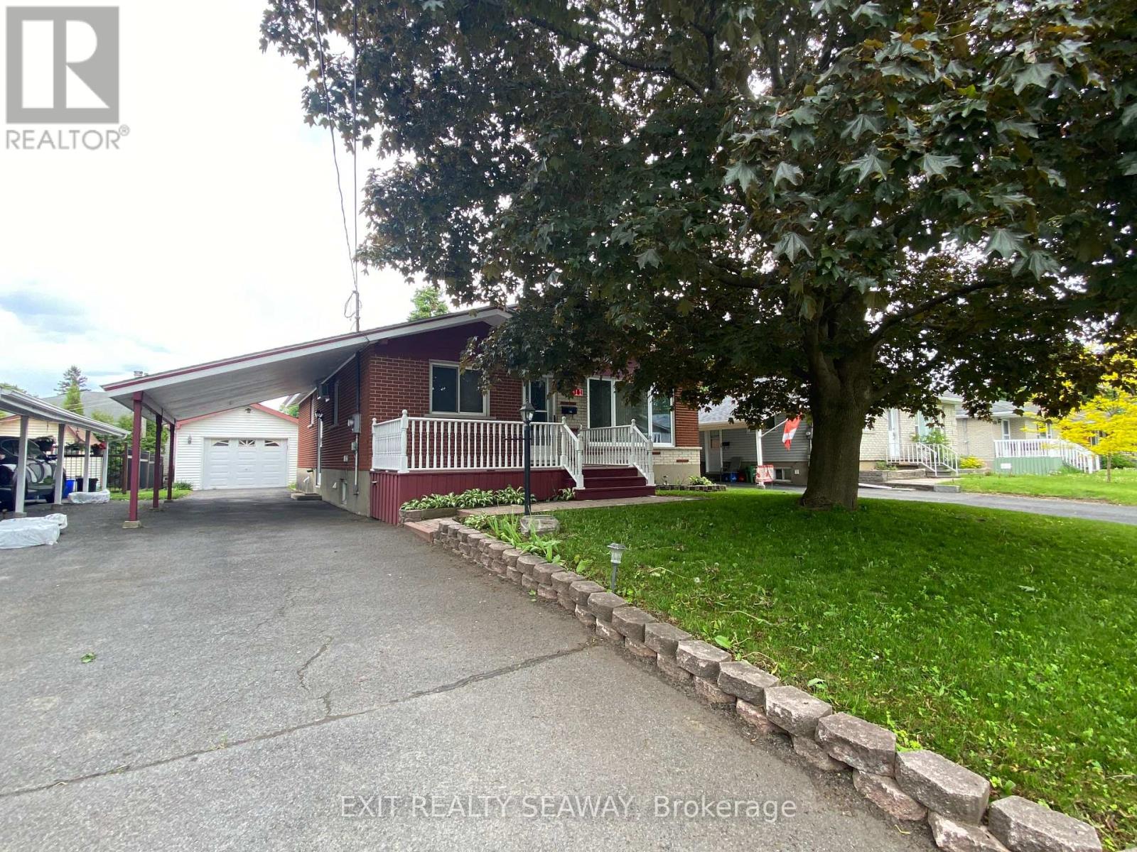 Photo 1 of 39 — 1311 WALTON STREET, Cornwall, ON K6H1V5