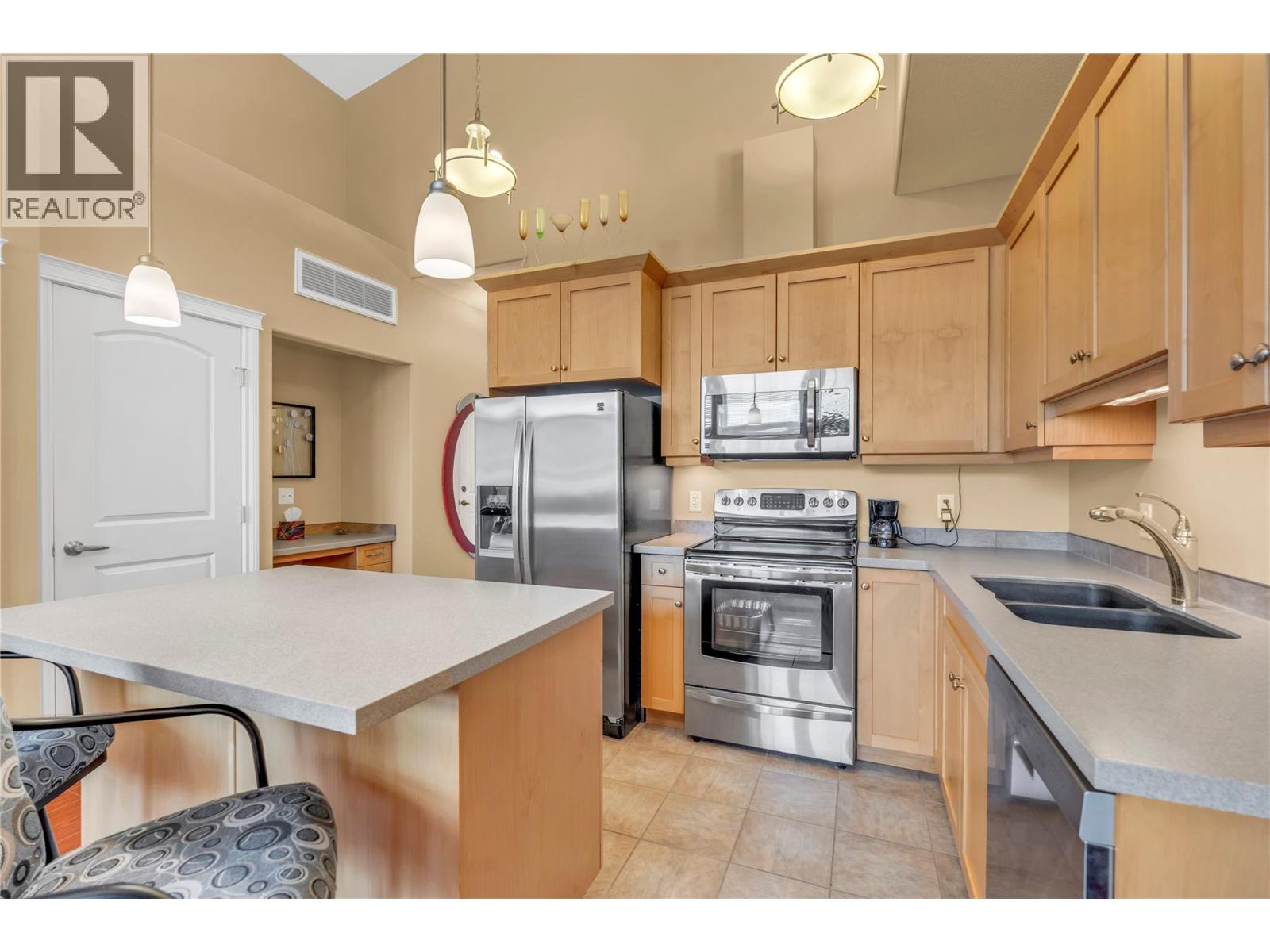 3313 Wilson Street Unit# 406
