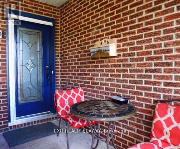 400 LYNWOOD DRIVE - Photo 2